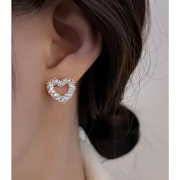 NWT14K Set Of 2 Silver & Gold Rustic Textured Hollow Heart Stud Earrings - Picture 7 of 8